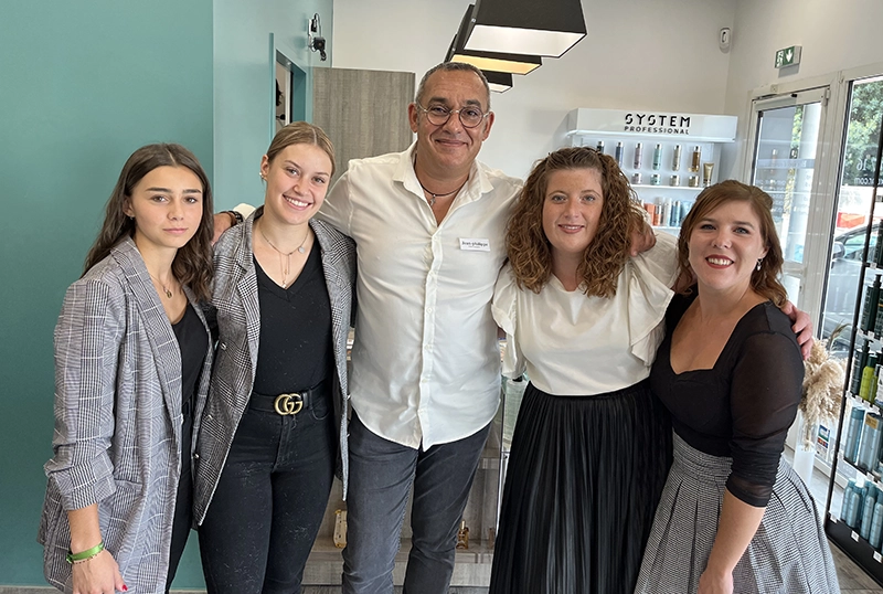 Equipe les Ciseaux d'Or au salon de coiffure à Guichen